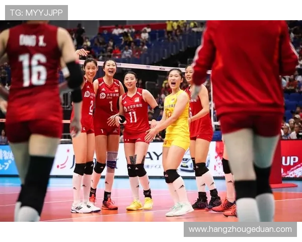中国女排逆转取胜艰难晋级世界杯四强 全队展现顽强斗志与团队精神