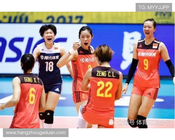 中国女排连胜晋级决赛再创佳绩全队齐心展现顽强拼搏精神