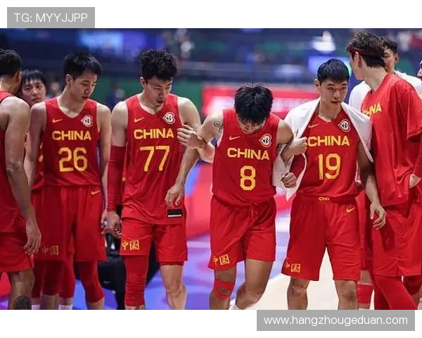 中国男篮迎战世界强队，备战世界杯全力提升战术配合和队员状态