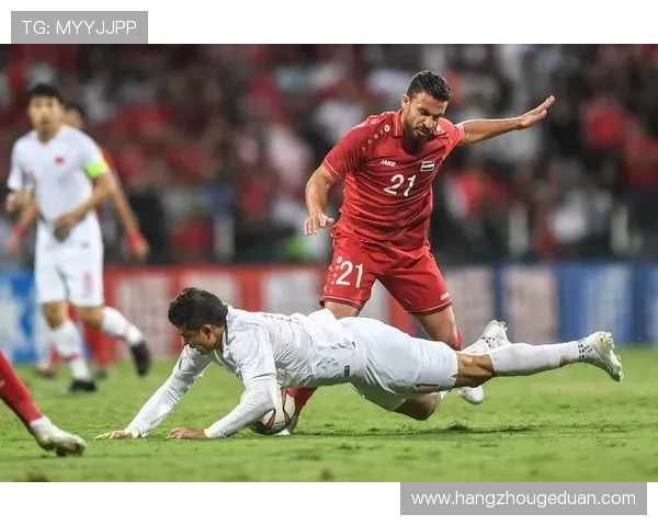 国足力克劲敌晋级决赛全场鏖战九十分钟上演逆转好戏