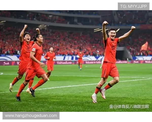 国足逆转取胜燃爆全场年轻球员闪耀展现中国足球新希望