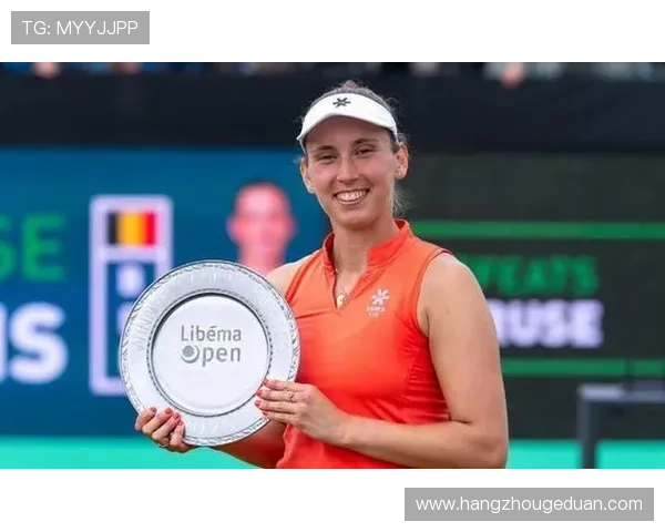 网球世界迎来新星 崭露头角的年轻选手掀起赛场风暴