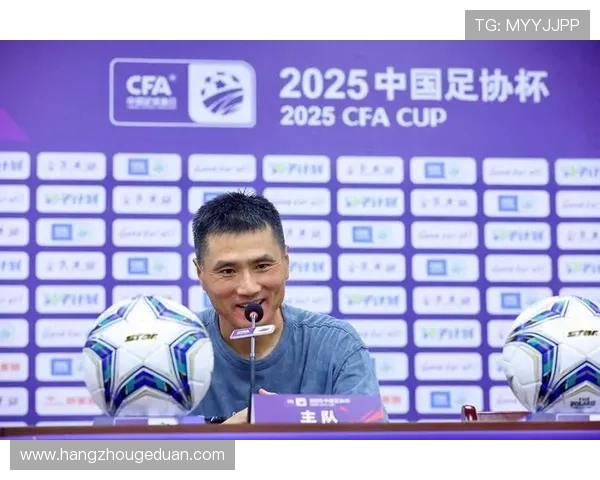 中国足球全新征程开启 国家队新帅亮相首战目标明确