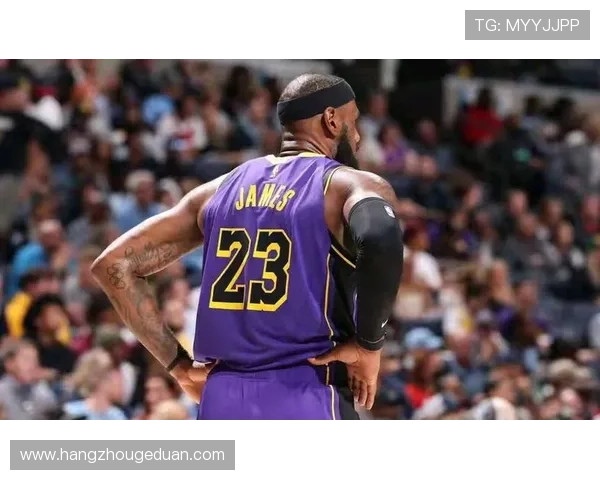 NBA新赛季开幕战热火胜勇士 詹姆斯复出带领湖人力克太阳 NBA新赛季开幕战热火胜勇士 詹姆斯复出带领湖人力克太阳